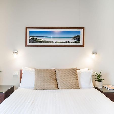 Huskisson Hotel Esterno foto